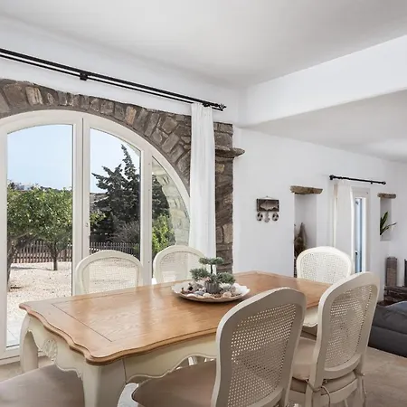 Phos Paros فيلة Sotires