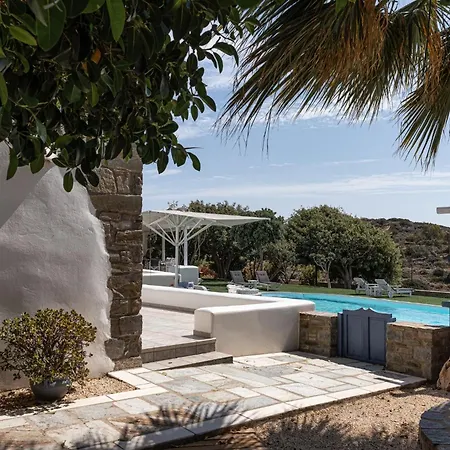 Phos Paros فيلة *
