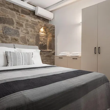 Phos Paros فيلة Sotires