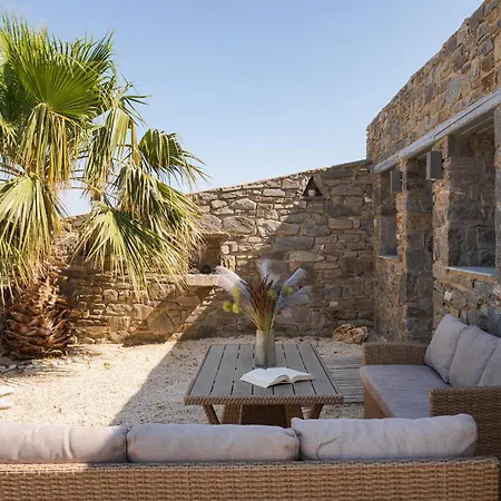Phos Paros فيلة *